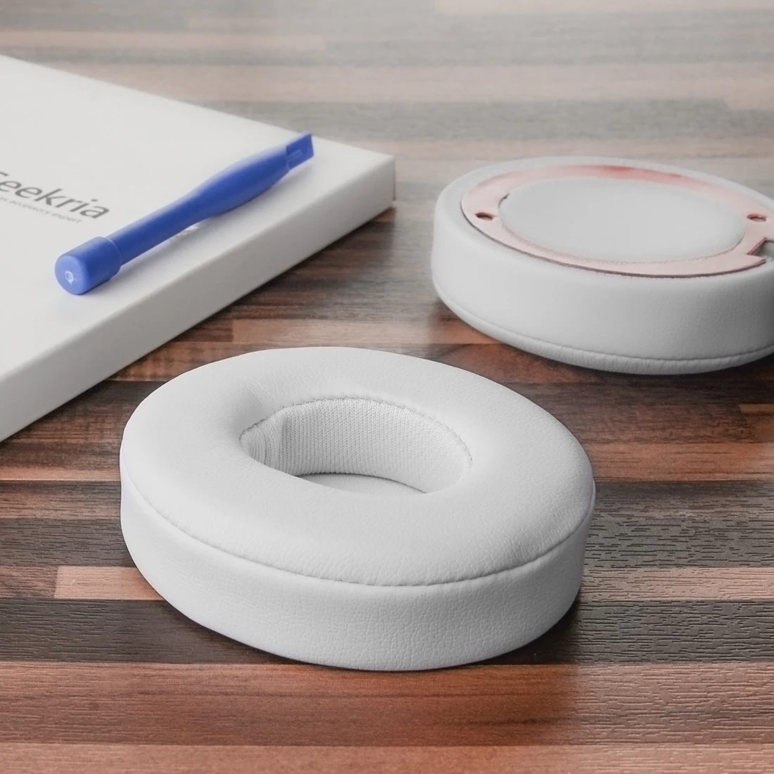 Geekria auricolari per Beats Solo 2 Wireless Solo2.0 Wireless (B0534) cuffie di ricambio cuscinetti per le orecchie in pelle proteica cuscino di copertura