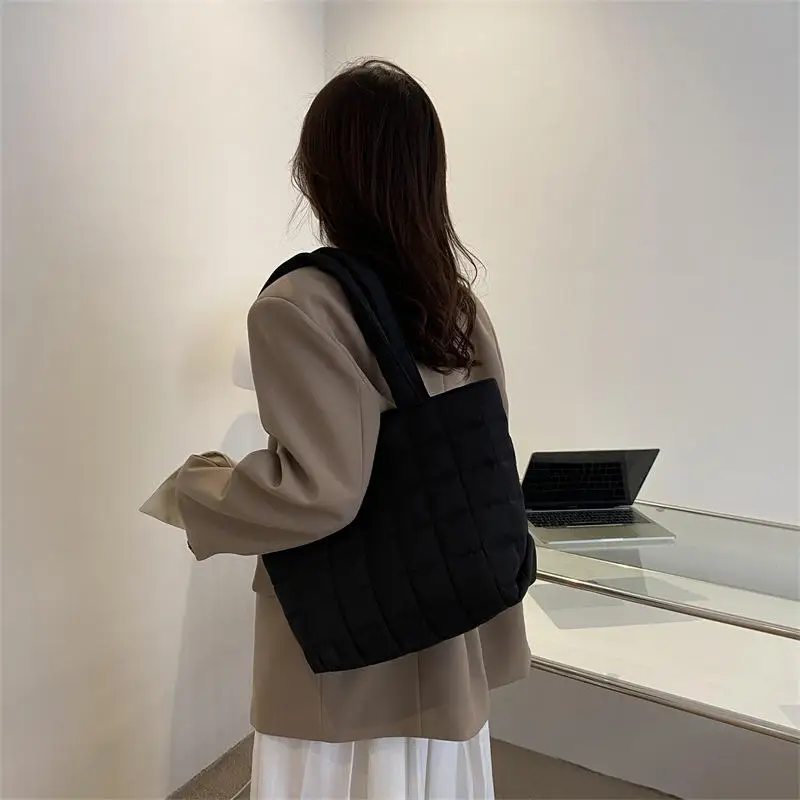 

1pcs Ladies Tote Bags Large Capacity Cotton Padded Bag Solid Color Casual Fashion Elegant for handbag