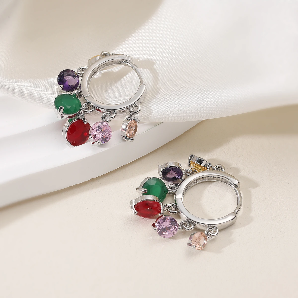 NEWBUY 2026 موضة جديدة ملونة تشيكوسلوفاكيا الزركون كريستال النحاس مجوهرات حساسة الذهب/الفضة اللون إسقاط أقراط للنساء هدية