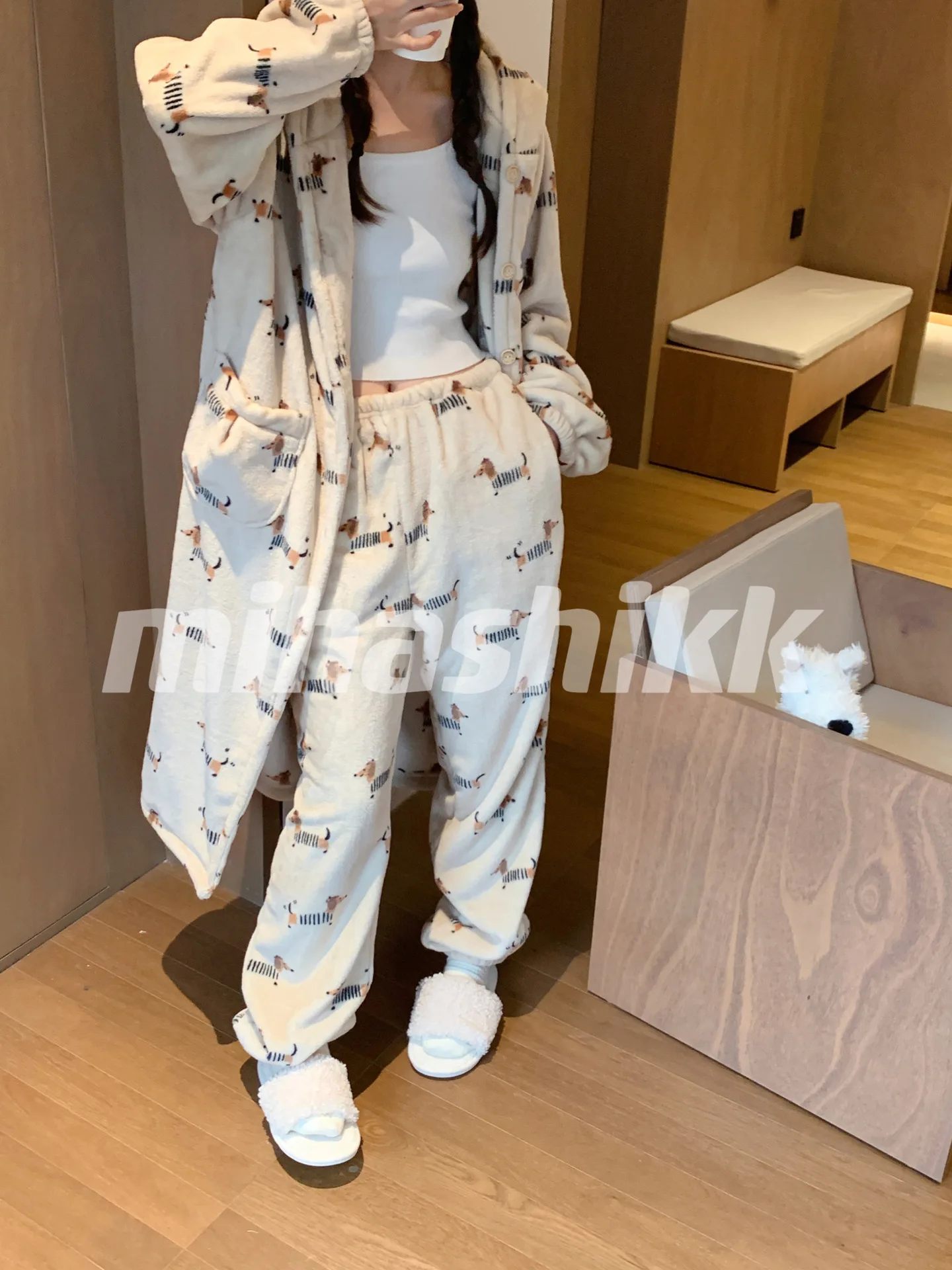 Fall Winter 2023 Women\'s Robe Cute Dachshund Print Fleece Thick Night-robe Nightgown Hooded Pockets Long Robes 39925