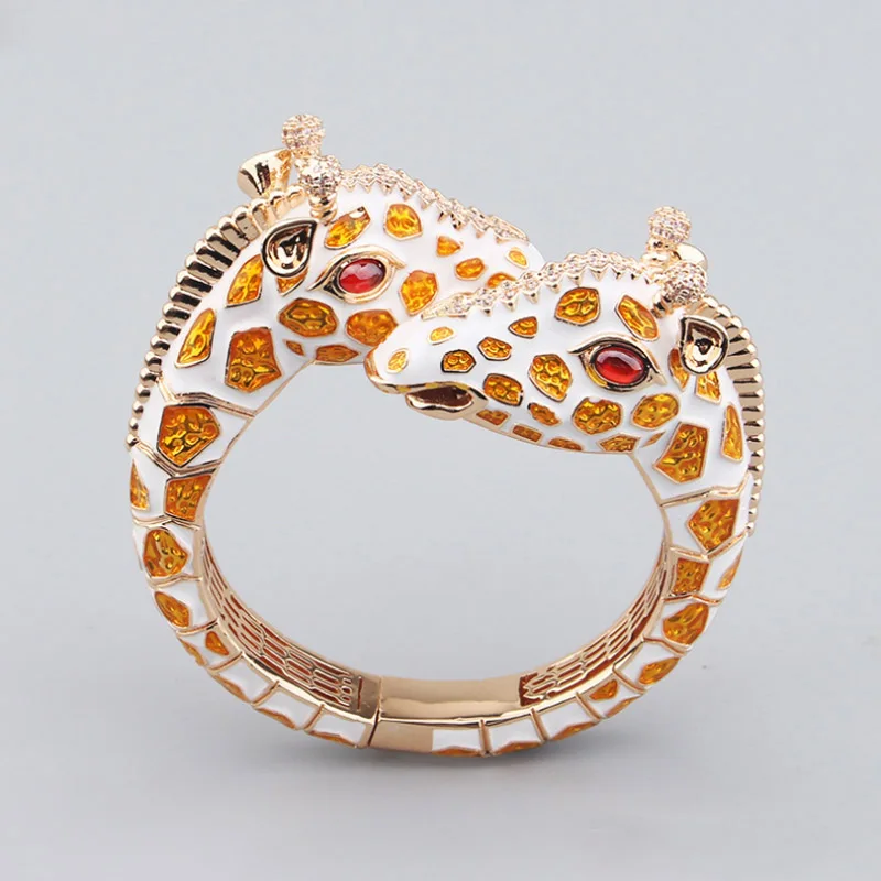 European and American Fashion Enamel Double-Headed Giraffe Titanium Steel Inlaid AAA Zircon Luxury Animal Bracelet