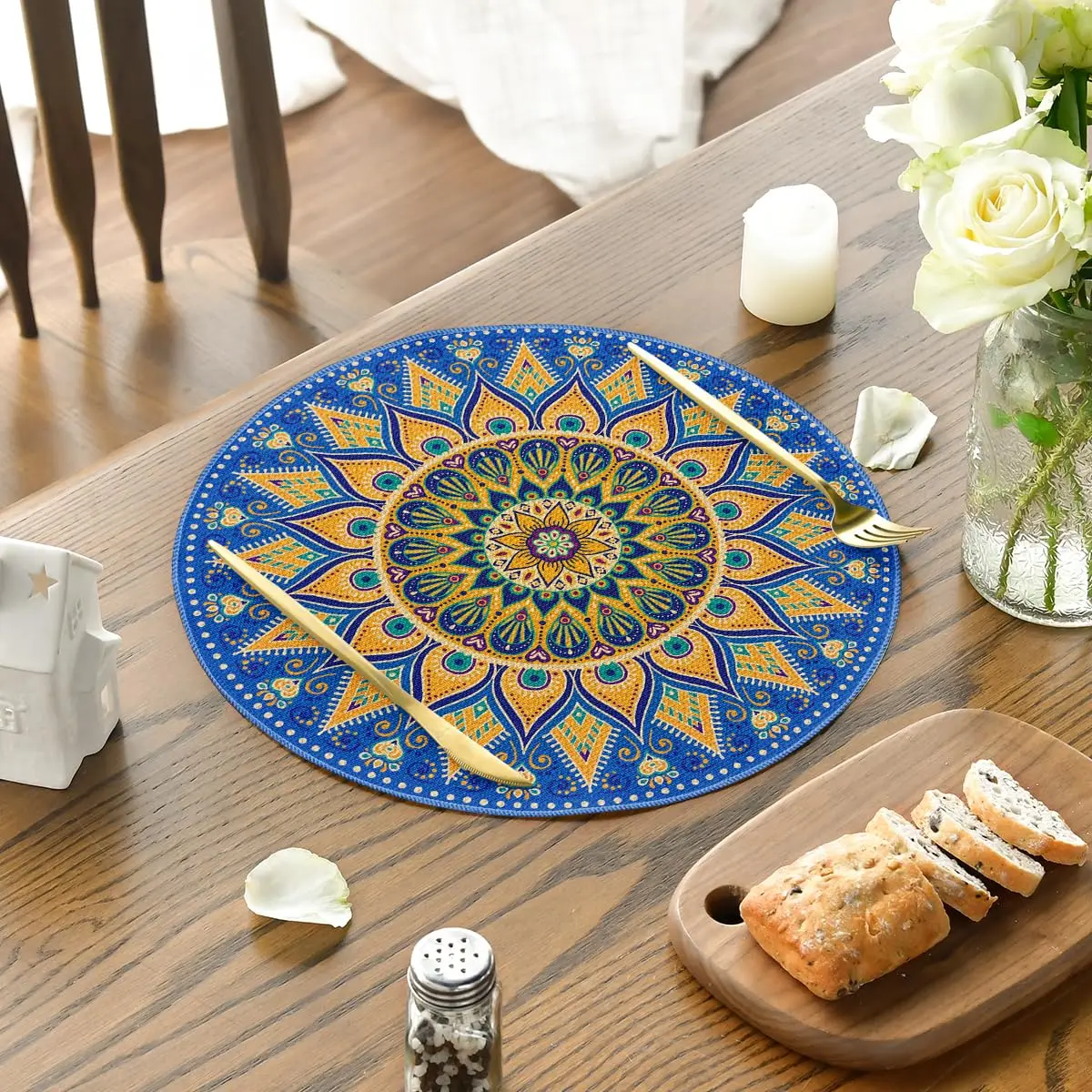 

Blue Mandala Round Placemats Set of 4, Seasonal Spring Farmhouse Table Mats for Party Kitchen Dining Decoration
