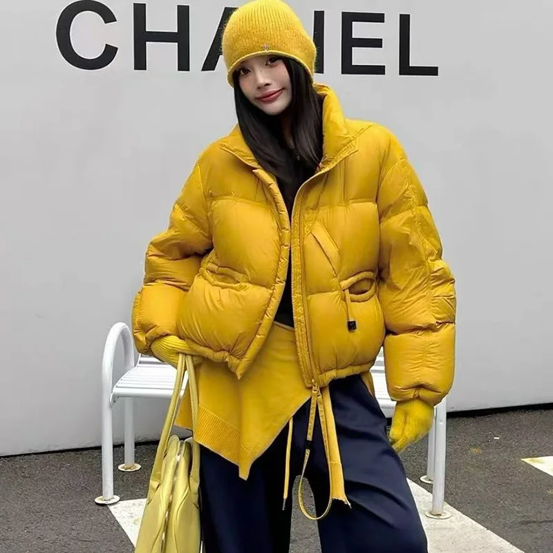 UMI MAO American-style Trendy Down Jacket Petite Women 2026 Winter Fashion Loose Fit Stand-up Collar With Pendant Warm Puffer