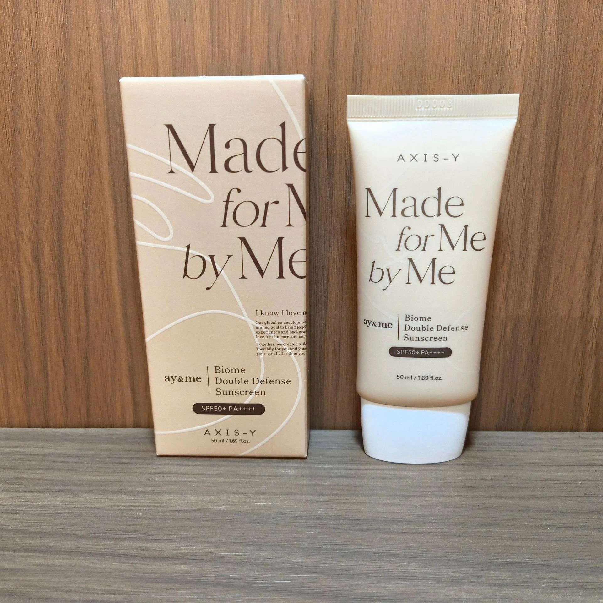 

AXIS-Y Made for Me by Me Двойной изолирующий крем 50 мл — питательный солнцезащитный крем, избывает тон кожи и обеспечивает защиту от ультрафиолета, увлажняет