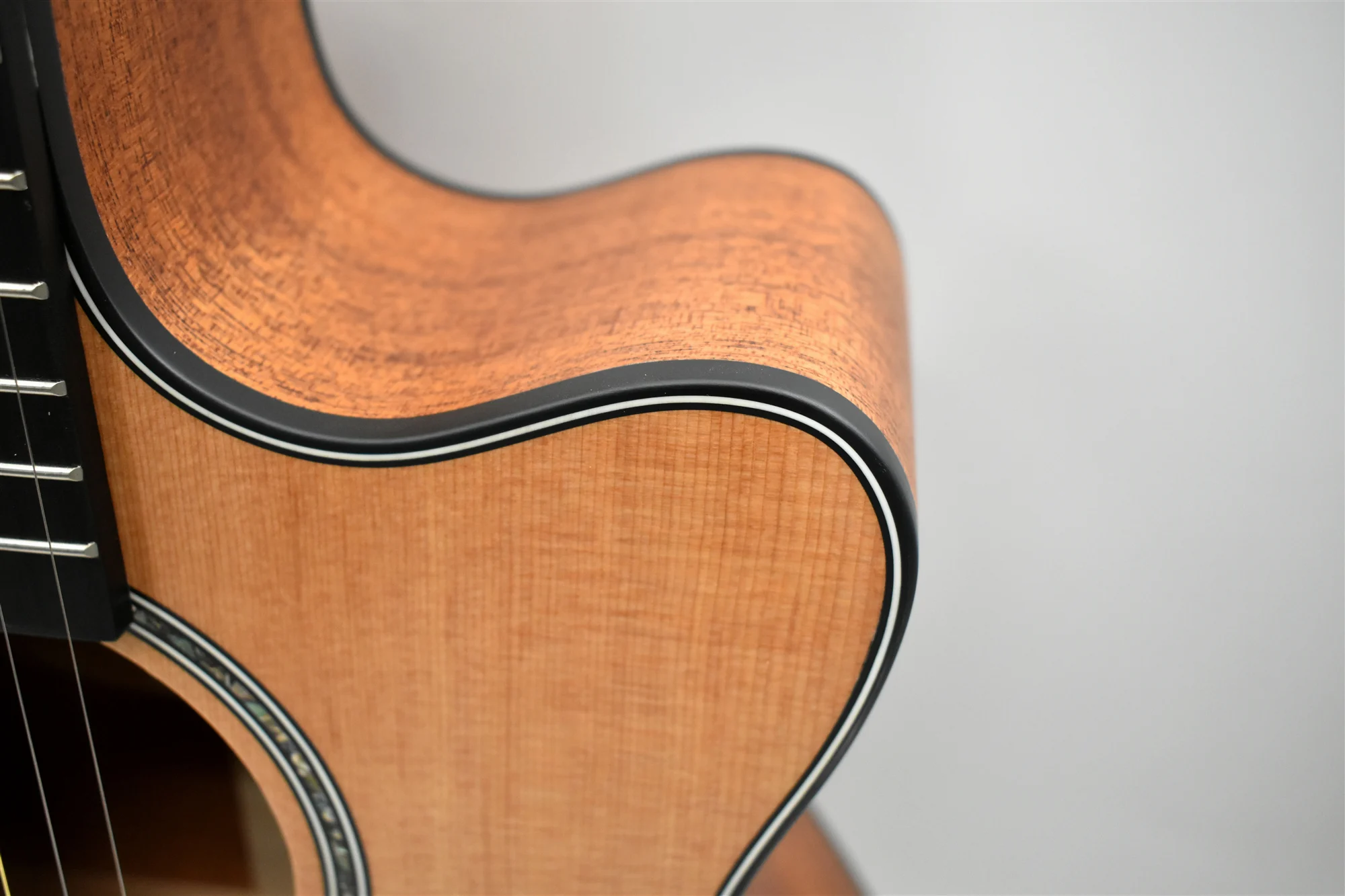 High Quality Top Solid Acoustic Guitar On Clearance