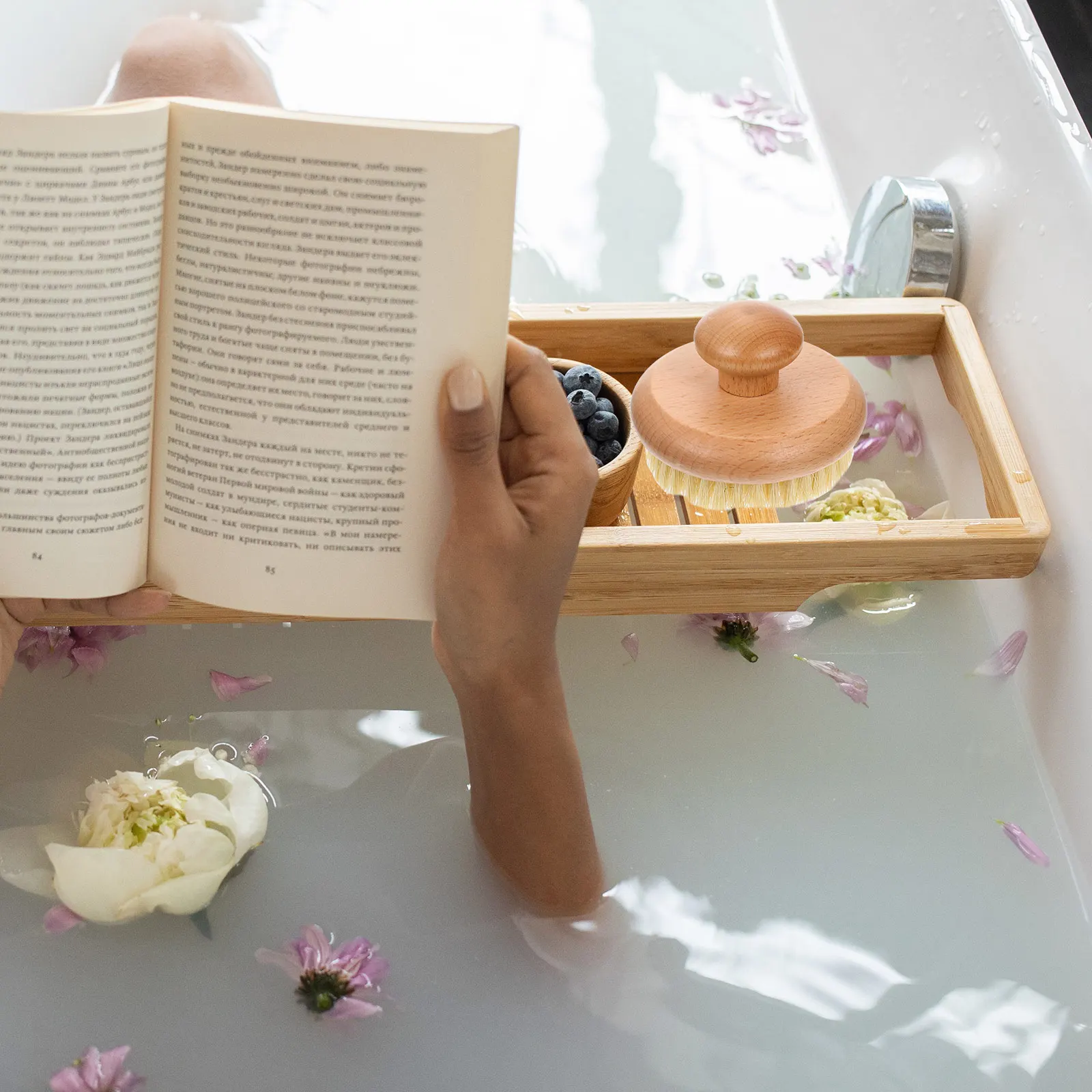 

Bath Scrubber Brush Exfoliating Handheld Shower Skin Cleaning Tool for Body Legs Arms Chest Comfortable Lightweight Non-Scratch