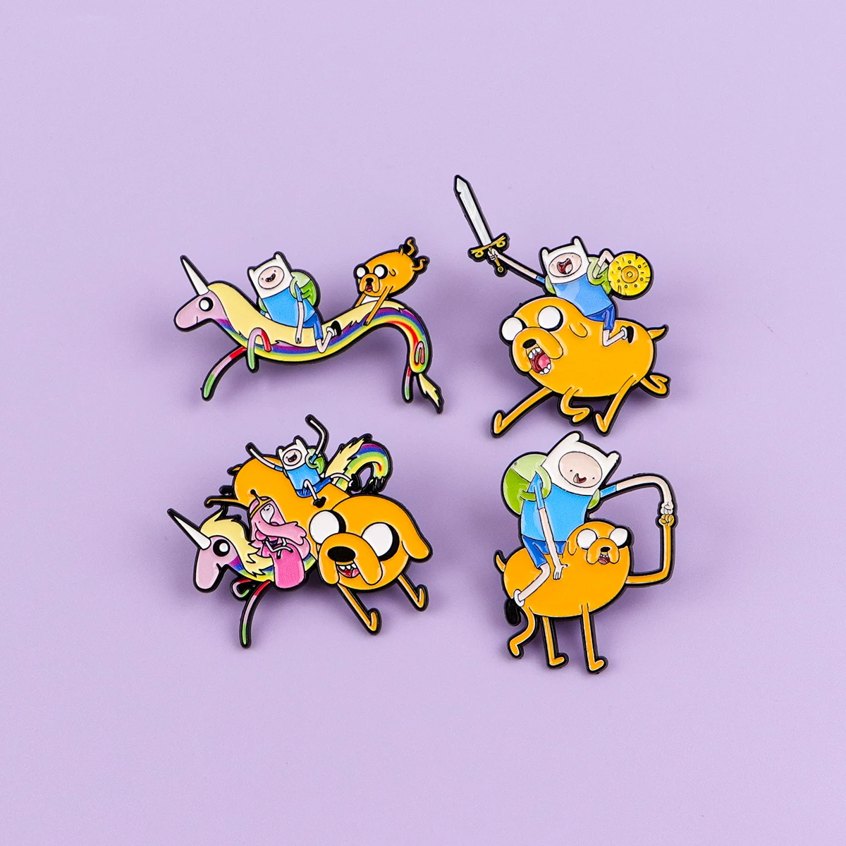 4 قطعة/المجموعة مضحك مغامرة المينا دبابيس بروش معدني على ظهره قبعة حقيبة طوق التلبيب شارات الرجال النساء مجوهرات الأزياء جمع هدية