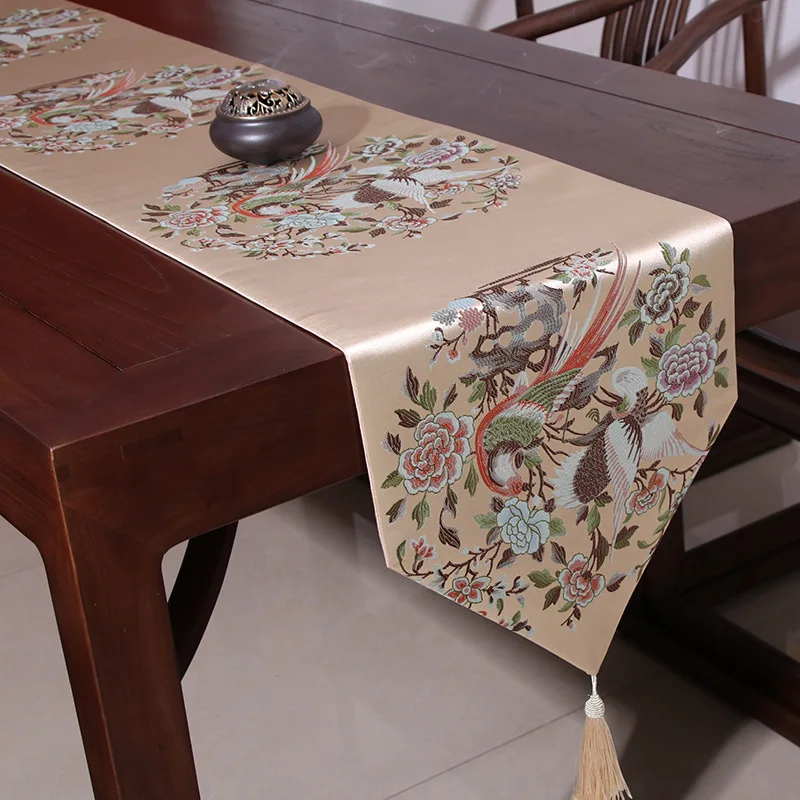 

Classical New Chinese Style Birds and Flowers Table Runner Red Embroidery Table Flag Decoration for Wedding Party with Tassels