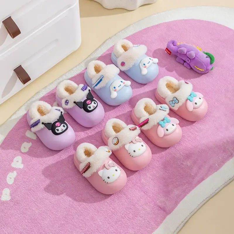 Sanrio Hello Kitty Cinnamoroll Anime anak-anak katun Kawaii indah sandal musim gugur musim dingin lucu dalam ruangan sepatu hangat Kuromi hadiah mainan