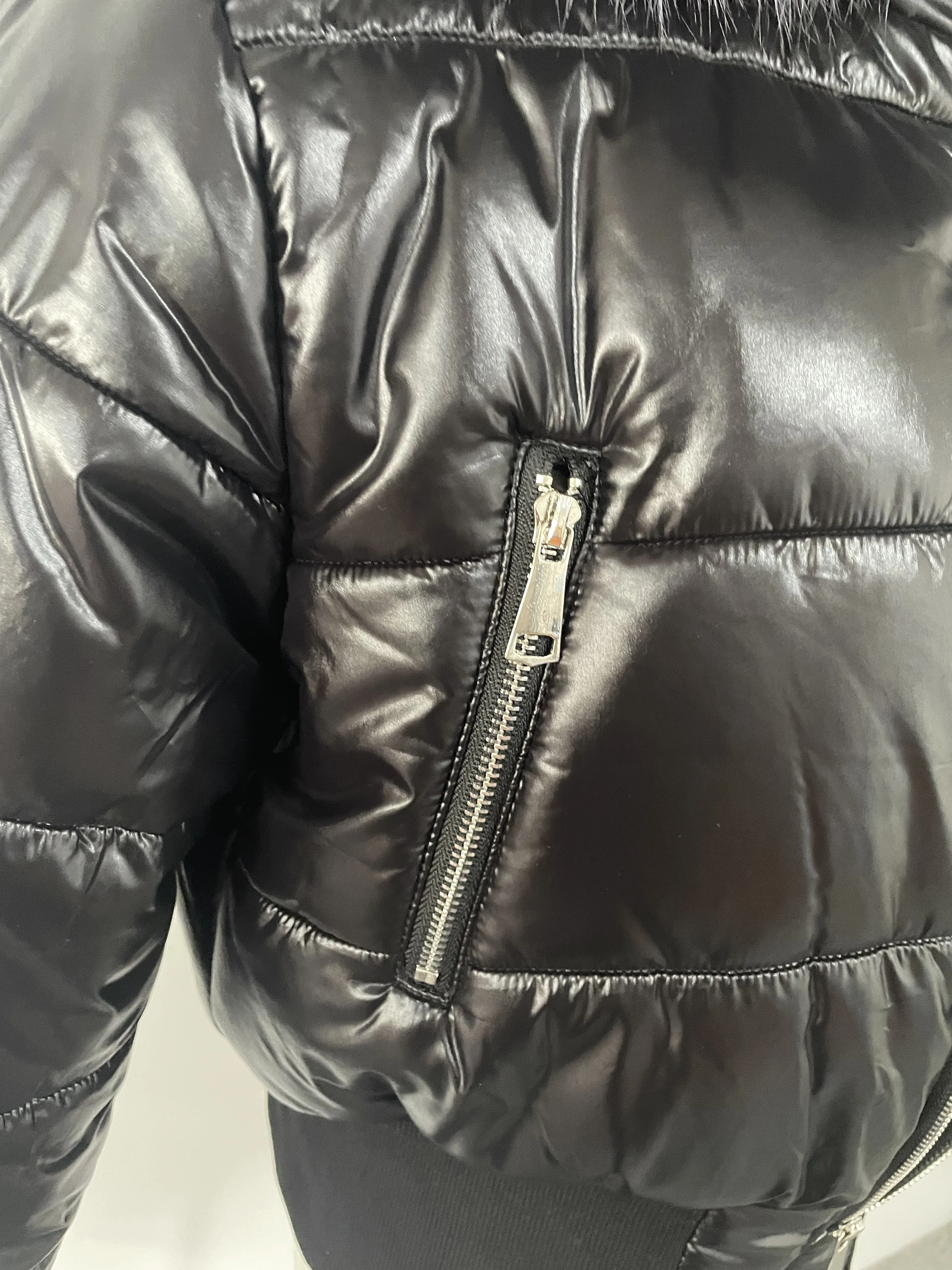 معطف نسائي منتفخ بياقة من الفرو الصناعي ملابس شتوية بقصة ضيقة وحزام بلون سادة #5