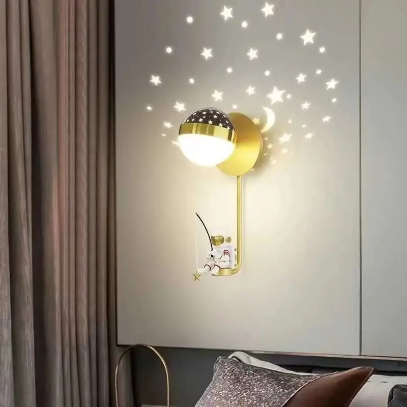 Astronaut Wall Lamp Children\'s Room Bedroom Bedside Light Spaceman Starry Projection Sconces for Aisle Stairway Golden Black