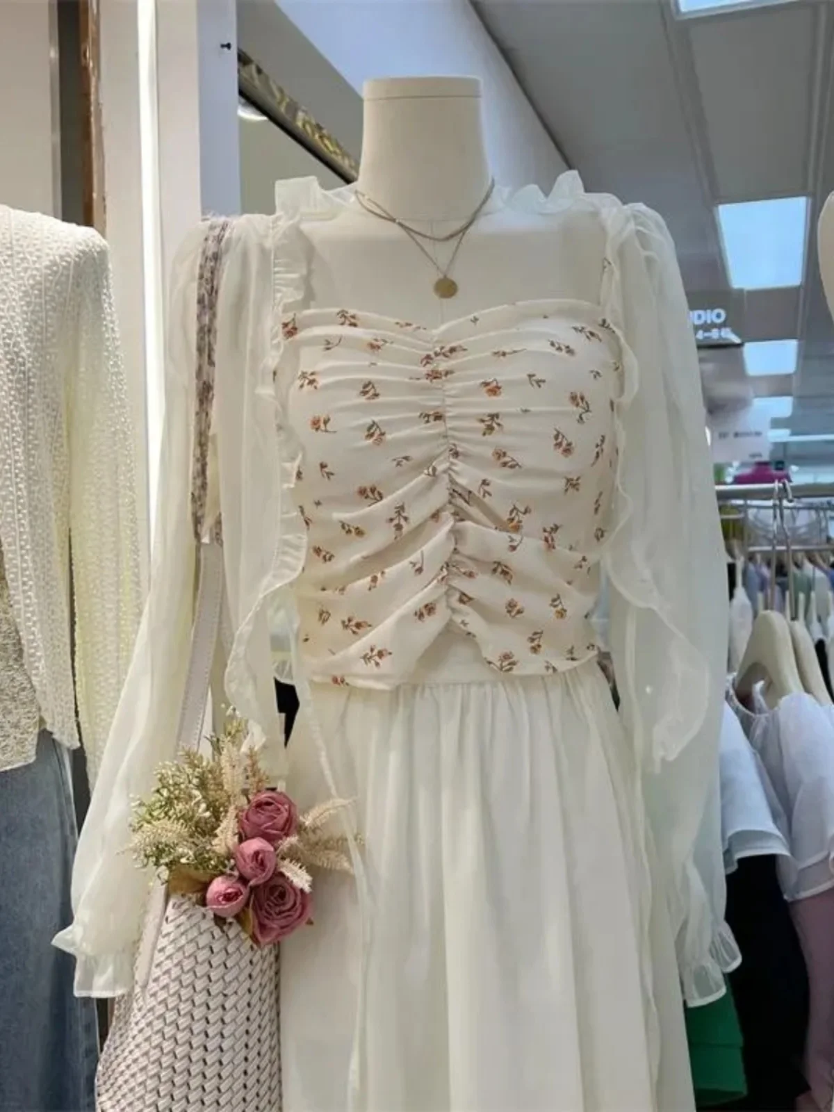 

Sweet Floral Lace Shoulder Shawl Cardigan Long Sleeve Base Layer Women's Two-Piece Set Korean Style Loose Fit V-Neck Pure Color