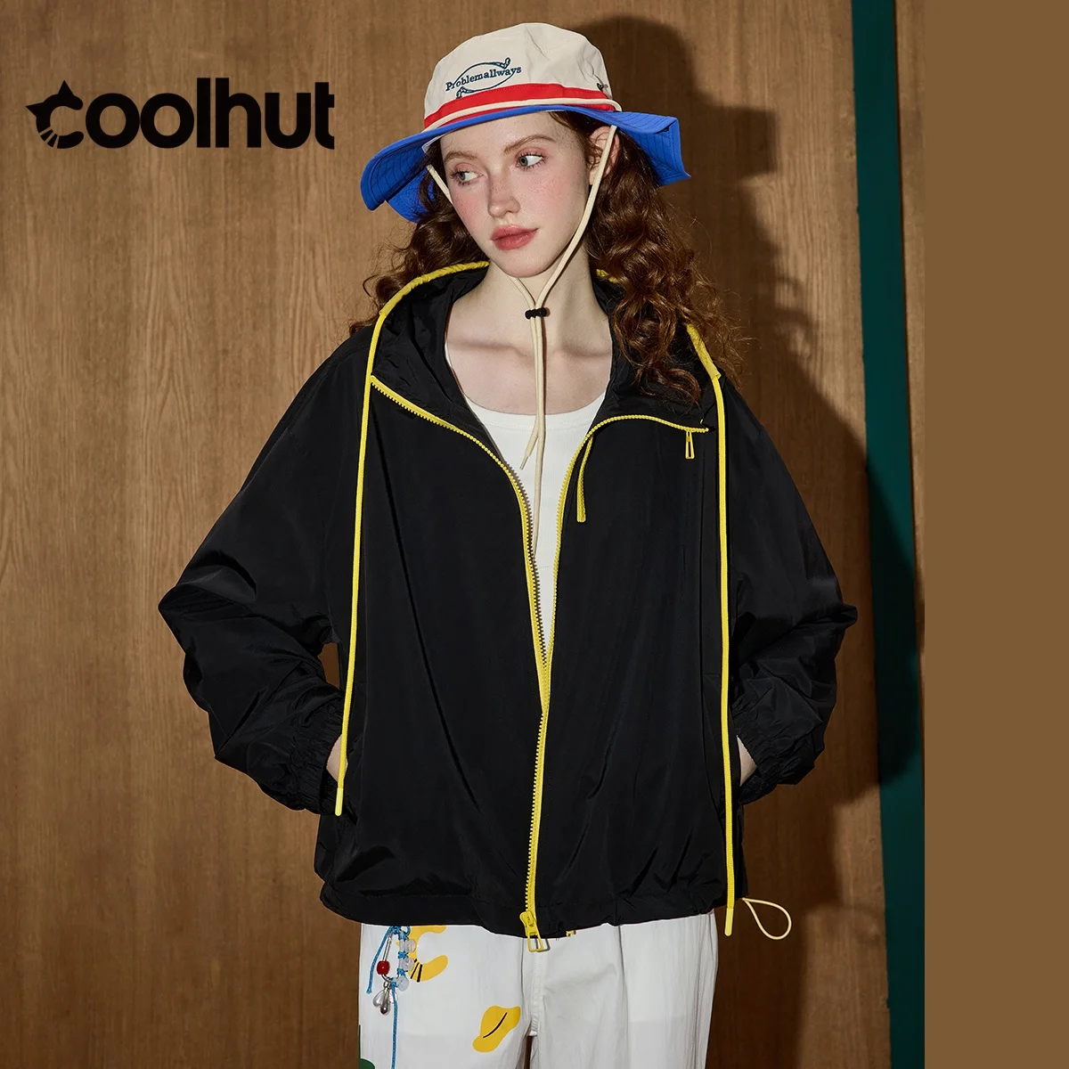 

COOLHUT Design 2025 осенняя женская куртка с капюшоном на двойной молнии и цветными блоками, повседневная яркая свободная облегающая уличная одежда на шнурке