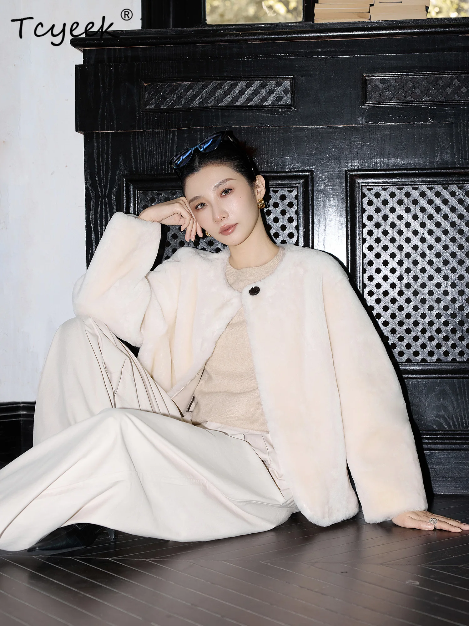 Tcyeek Autumn Winter High End Round Neck Fur One-piece Loose Fit Casual Medium Length Women's Wool Fur Coat Fourrures Femme