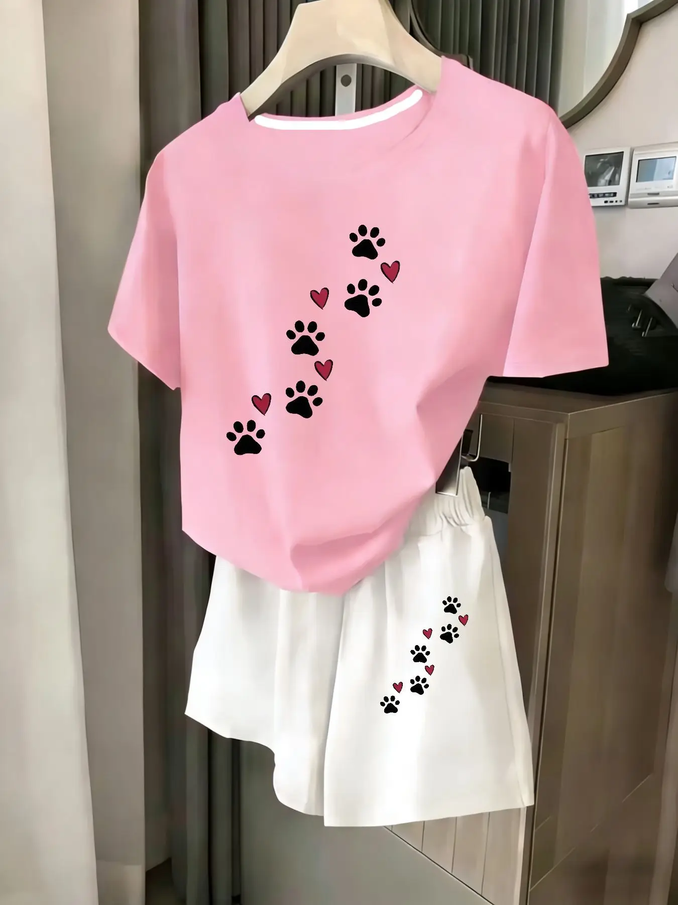 

Ladies 2-Piece Set Summer Beach Vacation Casual round Neck Short Sleeve Random Print T-Shirt Elastic Waist Shorts Suit Comfortab