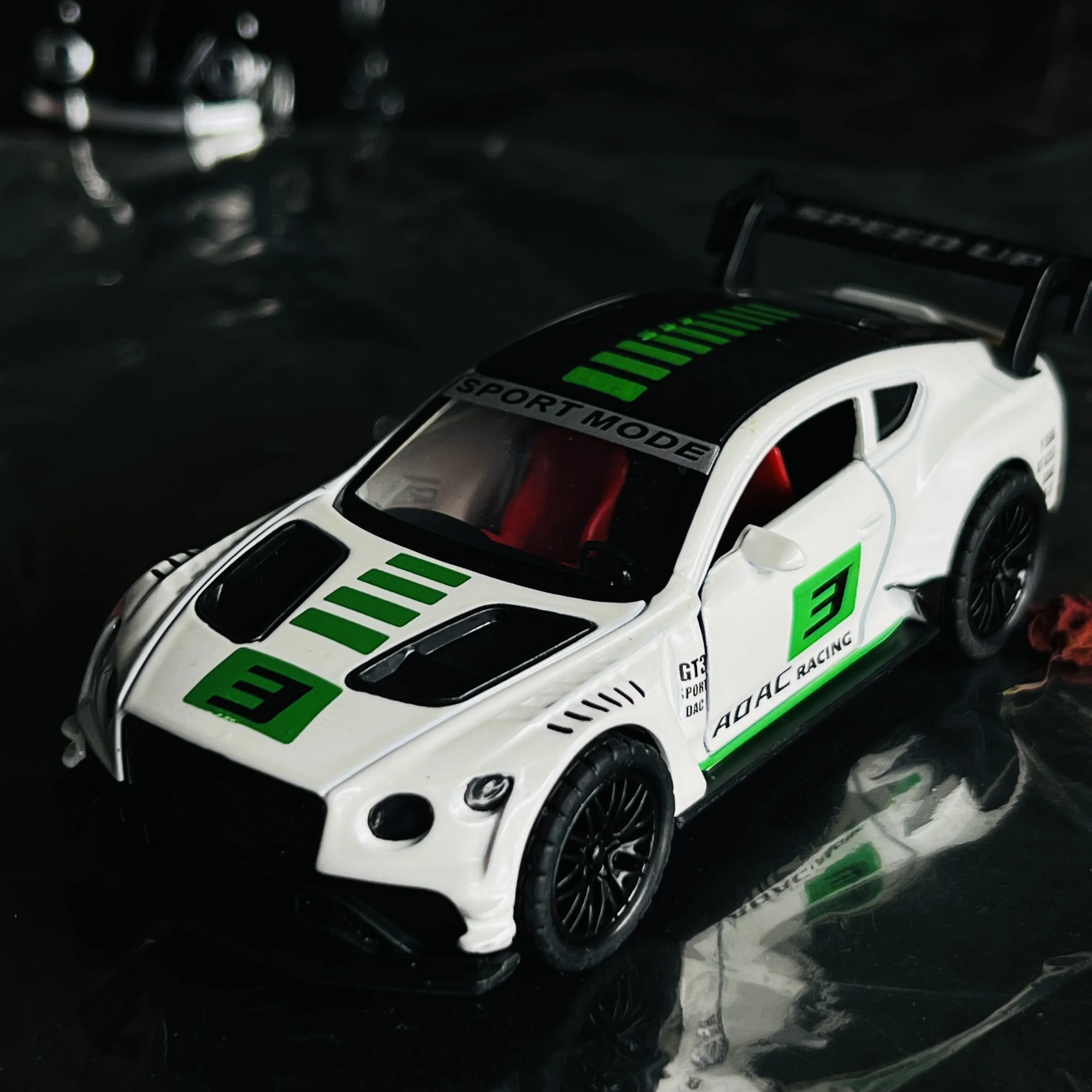 

Children's alloy car model, boy's car simulation, openable car model, toy car, internet famous new ornament