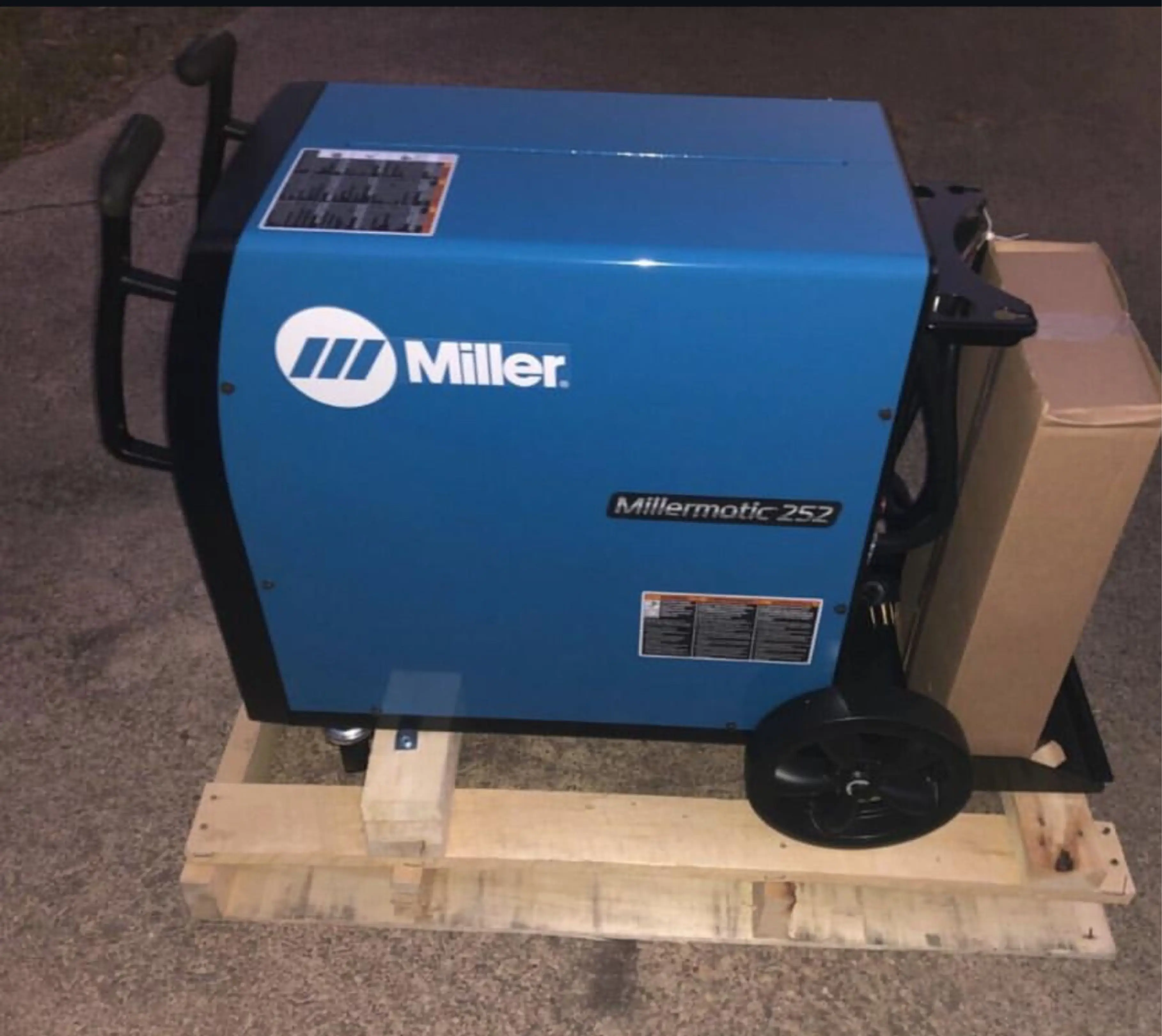 

TOP QUALITY FOR 2023 NEW SET Quality Miller Millermatic 252 MIG Welder