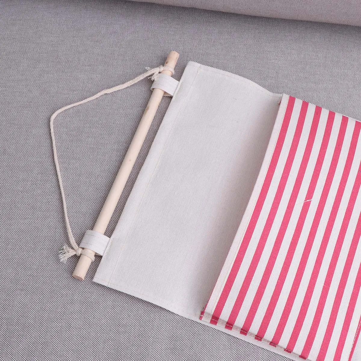 

3 Pockets Wall Hanging Bag Cotton Linen Storage ganizer Wooden Stick Bathroom Kitchen Door Wardrobe Toy Glass Stationery Mail