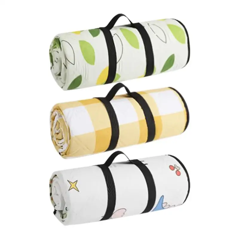 

Waterproof Outdoor Picnic Mat Camping Beach Mat Lightweight Sandproof Pad essential for outdoor camping Beach Relaxation