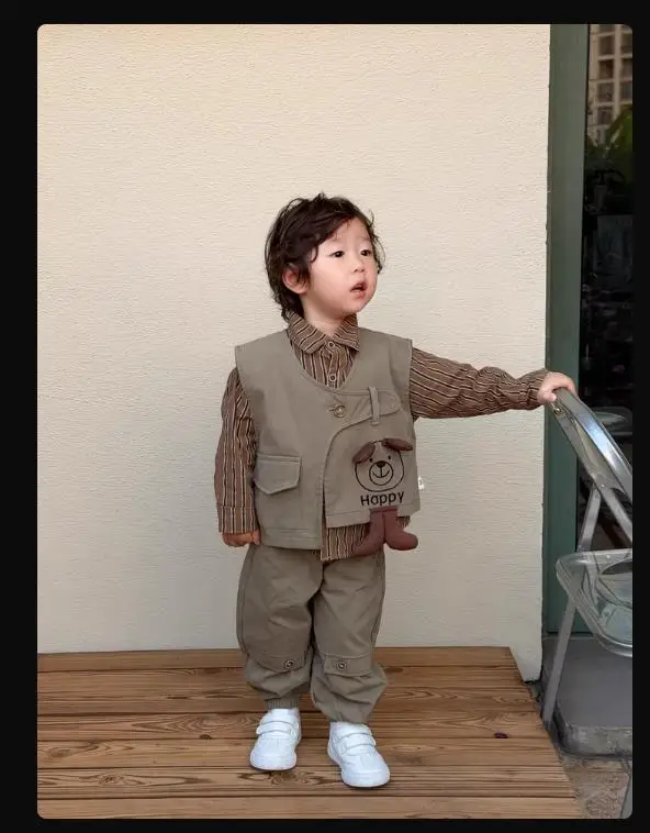 

Детский комплект из трех предметов: хлопковая рубашка с лацканами, жилет и джинсы