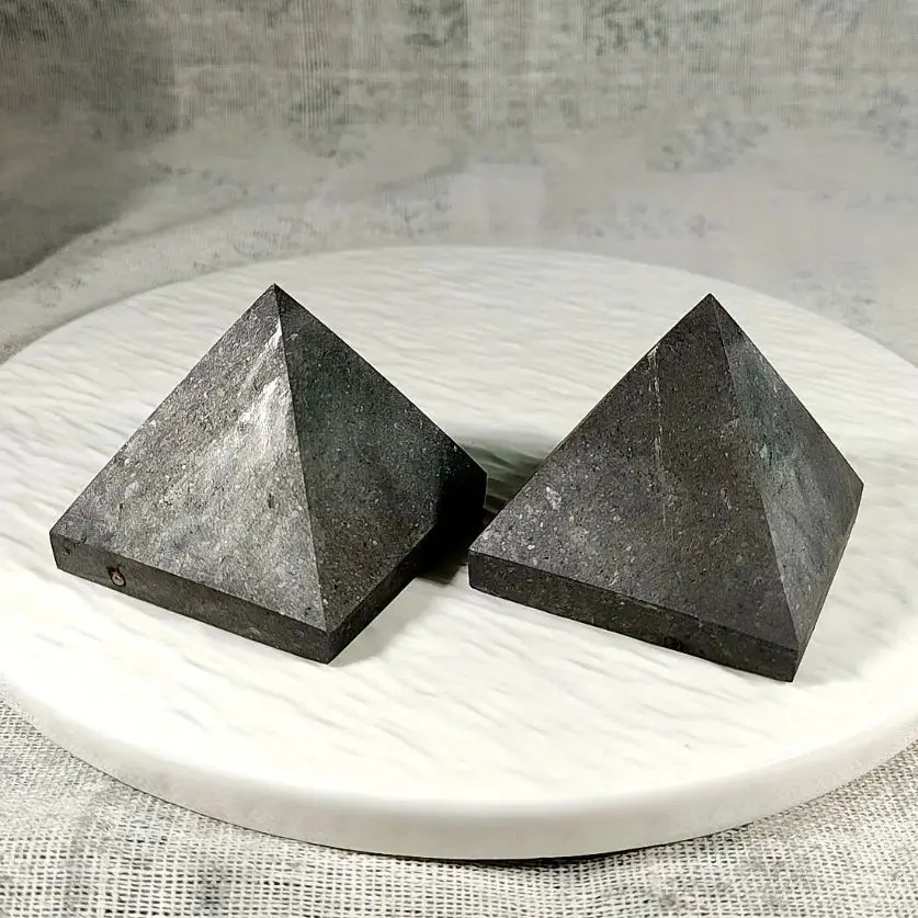 Pirámide de Shungita de 3-5cm, torre de piedra de cristal Natural, adornos de Schungita, piedras energéticas para meditación, Yoga, bruja, hogar, Fengshui