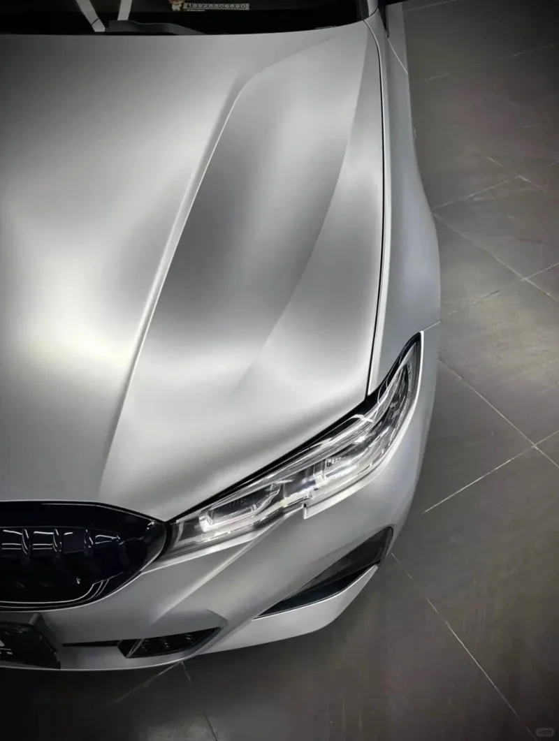 غلاف فينيل كروم معدني غير لامع فضي ممتاز يمكنك صنعه بنفسك لتغليف السيارة من رقائق لاصقة لتحرير الهواء