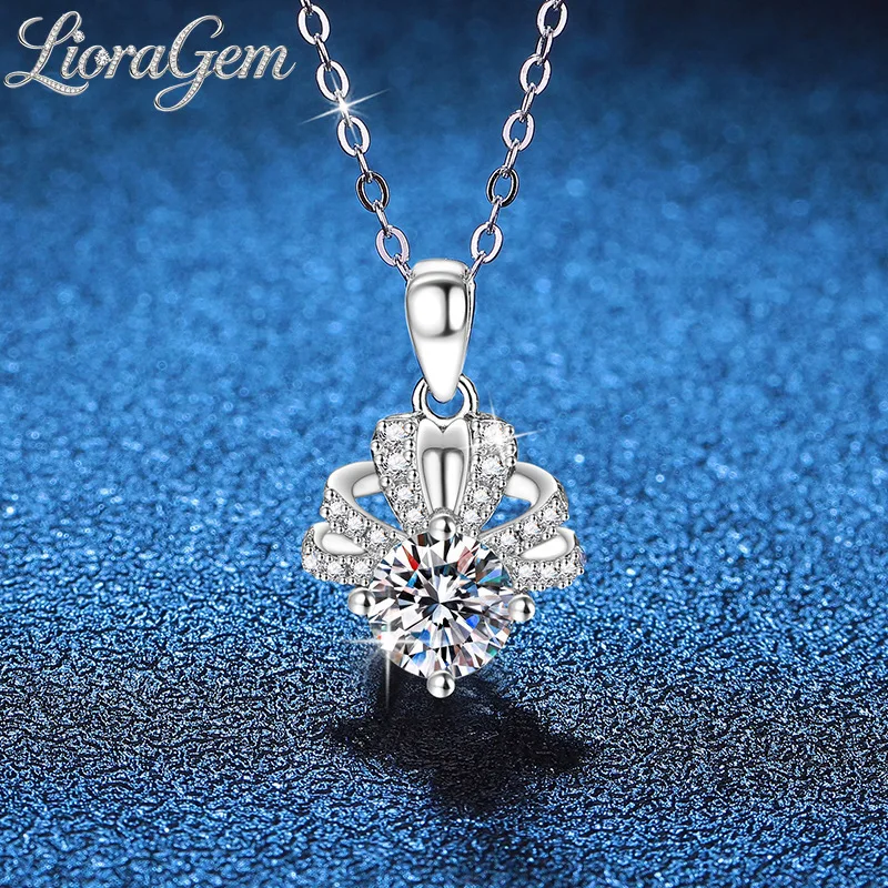 

LioraGem Diamond-studded Sparkling Crown Pendant Necklace, 1-carat D-color Moissanite Collarbone Chain Platinum PT950 Stamp