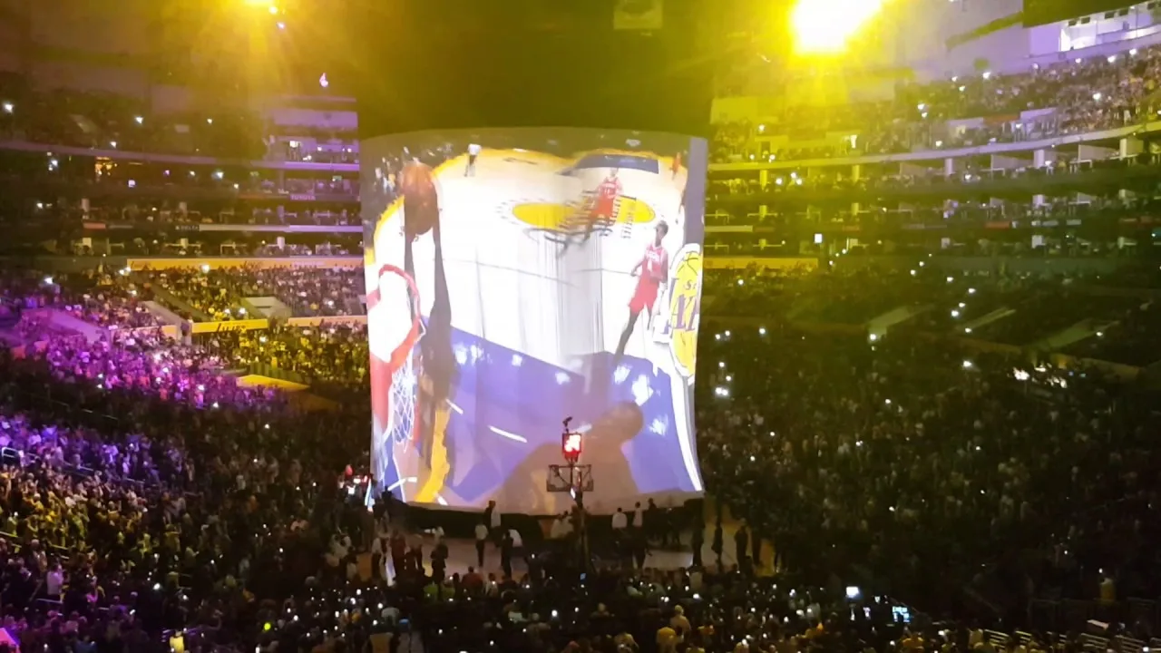 Machine de libération de rideaux avec système de chute électrique Kabuki Drape Reveal avec télécommande