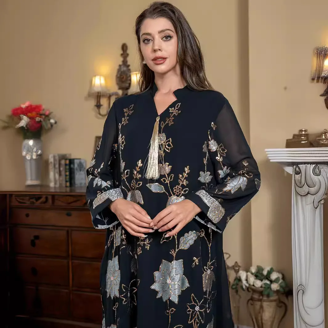 Medio Oriente transfrontaliero I Nuovo abito musulmano con paillettes ricamato Abito Dubai con frange alla moda da donna