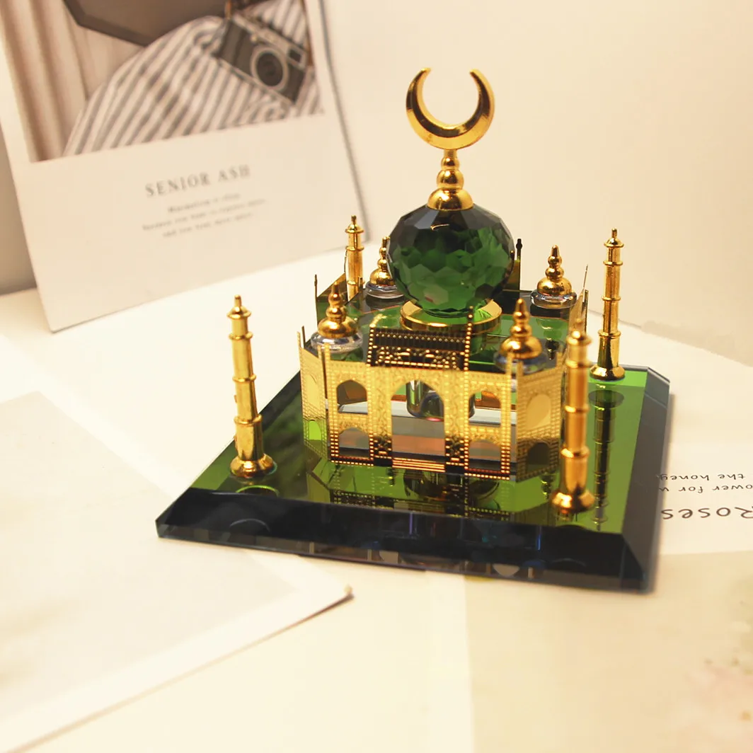 Crystal Engraved Ornament with 3D Model of Al-Masjid an-Nabawi Inside, Ramadan Pilgrimage Souvenir Desktop Craft Gift