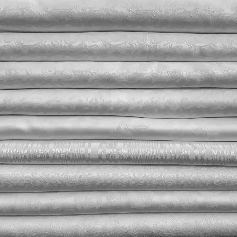 tecido-de-seda-satinada-branca-com-estampa-e-bordado-de-padroes-subtis-material-tradicional-para-vestuario-hanfu-chines-por