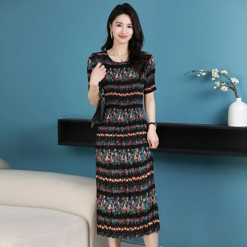 

2025 summer dress new fashionable and stylish pleated mid length skirt, middle-aged mother temperament striped dress for women