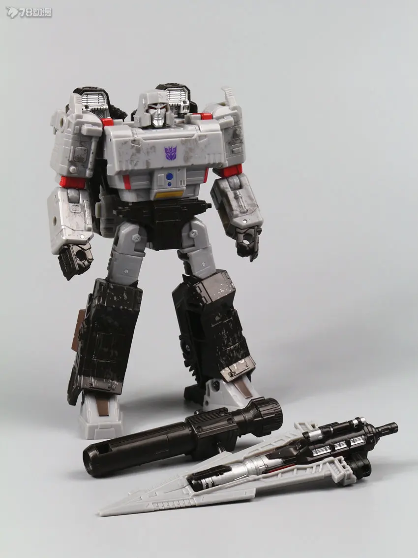 In Stock Takara Tomy Transformers War for Cybertron:Siege WFC-S12 Megatron Action Figures Collectible Gifts