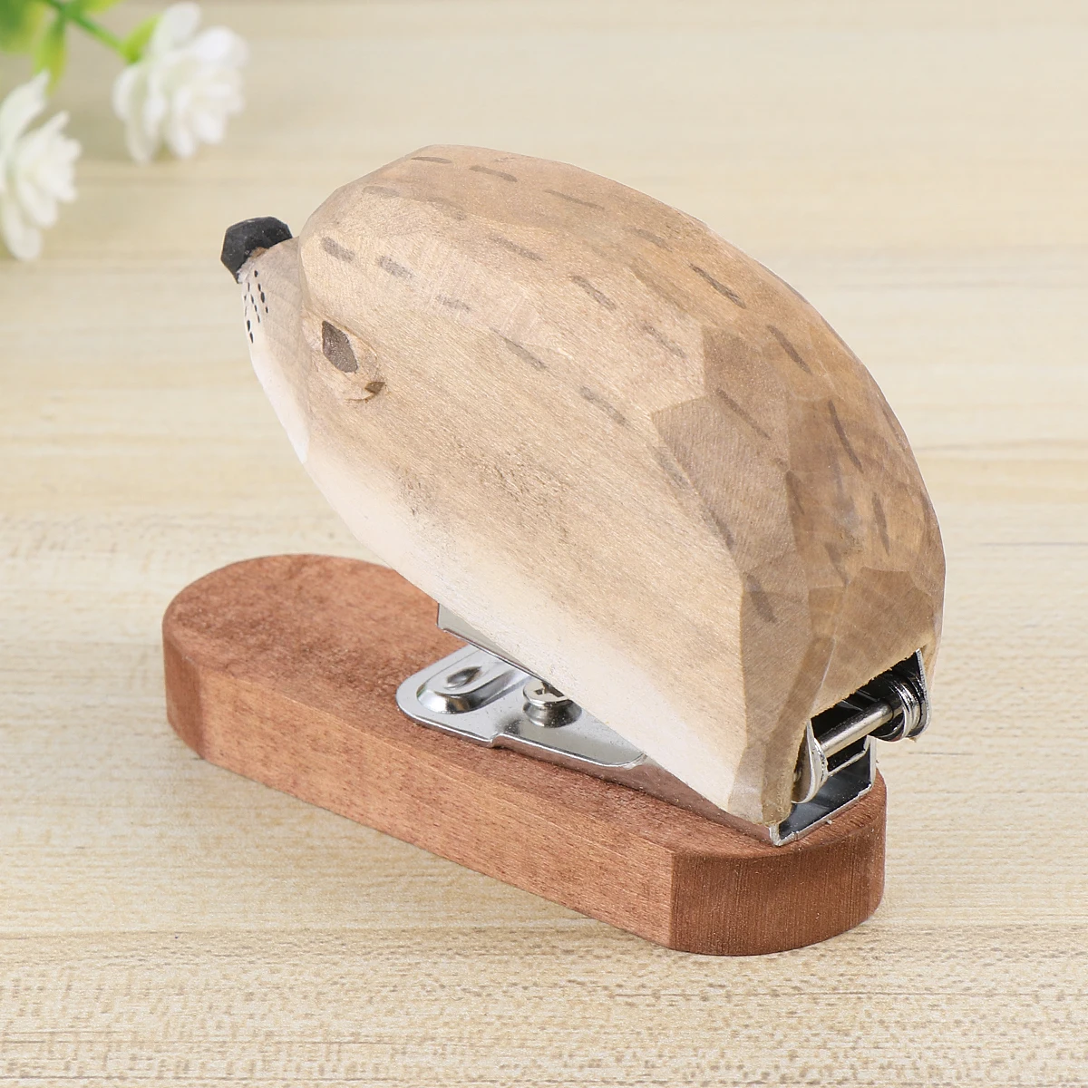 

Mini Wooden Animal Stapler Hedgehog Cute Portable Bamboo Compact Manual Student Office Supplies Lightweight Easy Use