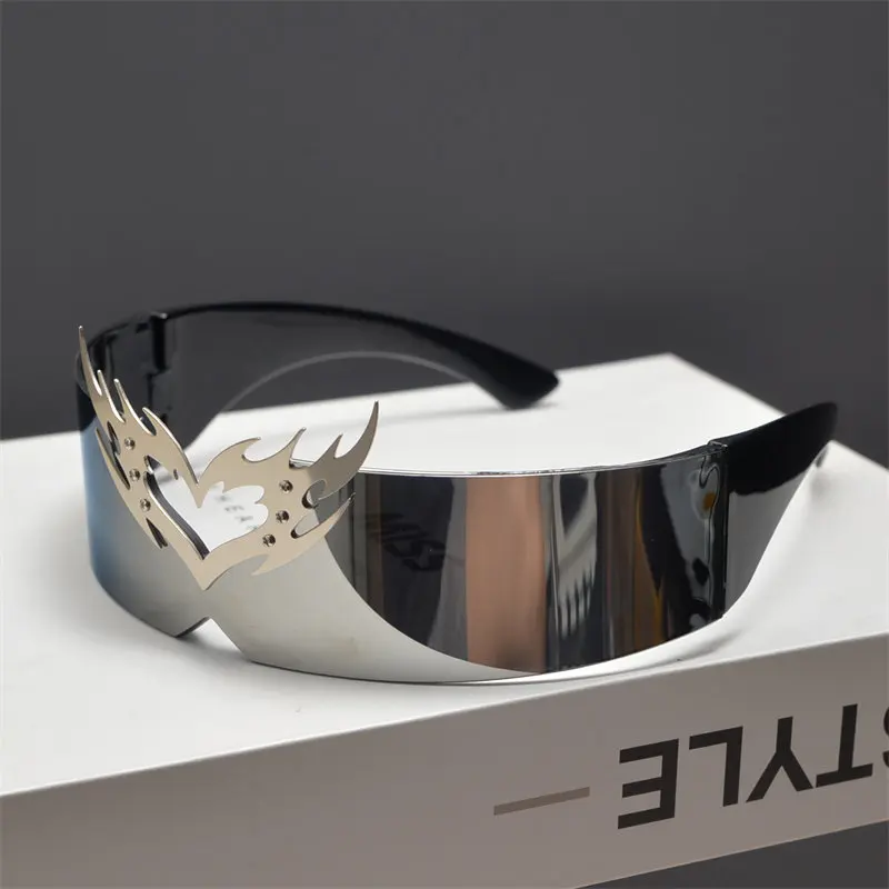 Cyberpunk futuristic rectangular one-piece colorful sunglasses European and American retro frameless flame decorative sunglasses