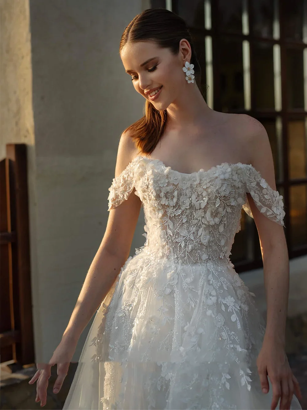 

Свадебное платье Flavinke на заказ, с открытыми плечами, вырезом-лодочкой, цветами, жемчугом, кружевом, тюлем, А-силуэт, корсет, женское свадебное платье, Robe Mariee