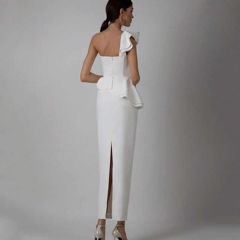 Robe blanche élégante à une épaule avec volants coquins, robe de soirée découpée sexy pour femmes
