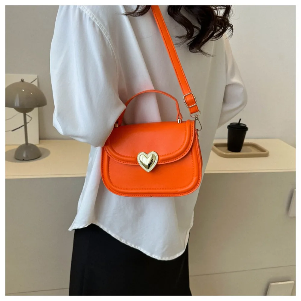 2024 nuova borsa da donna in pelle PU Fashion heart Lock borsa a tracolla con patta Tote