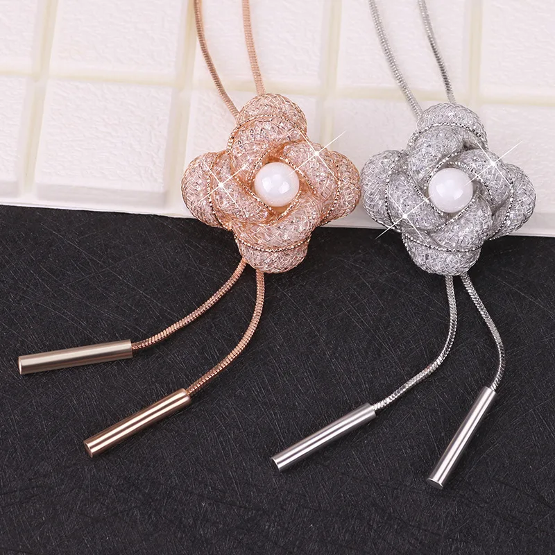 قلادة السترة الوردية الطويلة الجديدة مناسبة للخريف والشتاء. إنها متعددة الاستخدامات وأنيقة وراقية