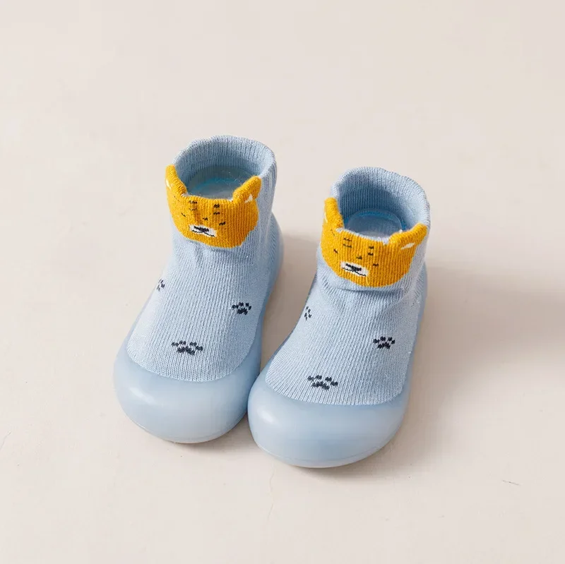 Calcetines transpirables de fondo suave para bebé, zapatos para niños de 1 a 3 años, bonitos calcetines a media pantorrilla con dibujos animados para primavera y otoño