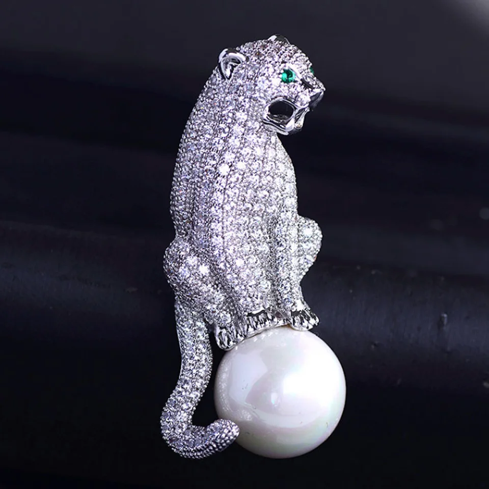 

Zlxgirl luxury brand leopard animal brooches of men jewelry perfect cubic zircon brooch and pendant imitation pearl hijab pins