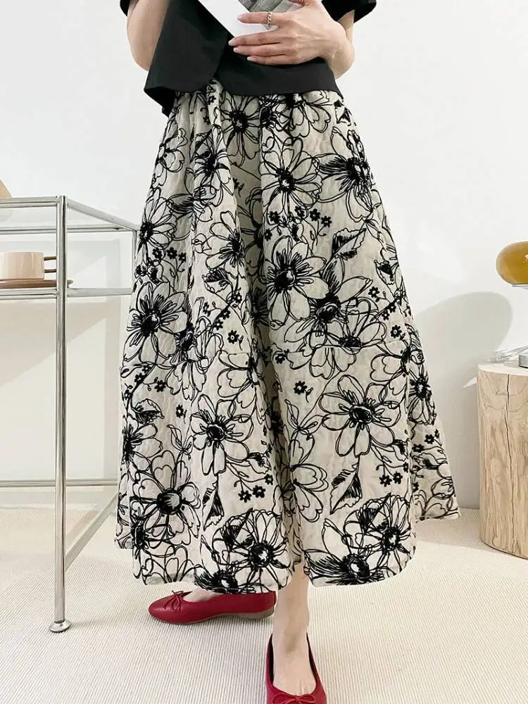 

Black Flocking Flowers High Elastic Waist Vintage A-line Half-body Skirt Women Fashion Tide New Spring Autumn 2026