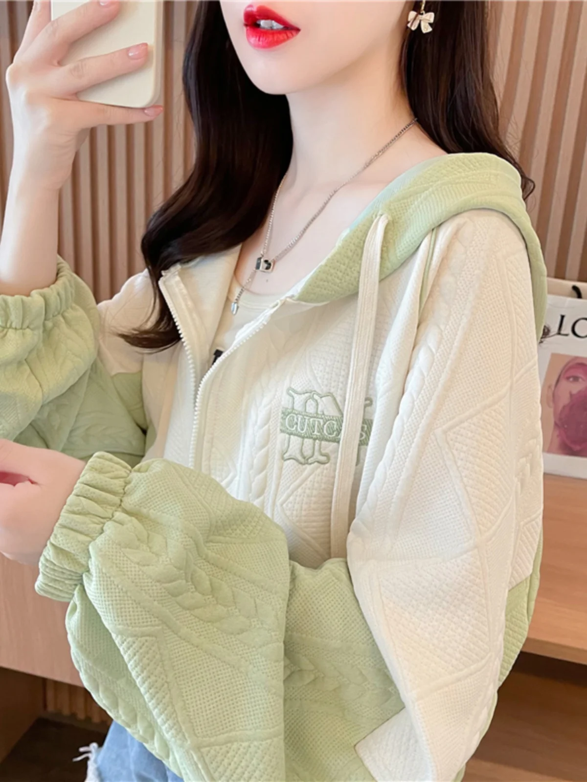 Embroidered Letter Hooded Sweatshirt Loose Color Collision Short Cardigan Jacket 2024 Autumn Korean Edition Fashion Women's Top