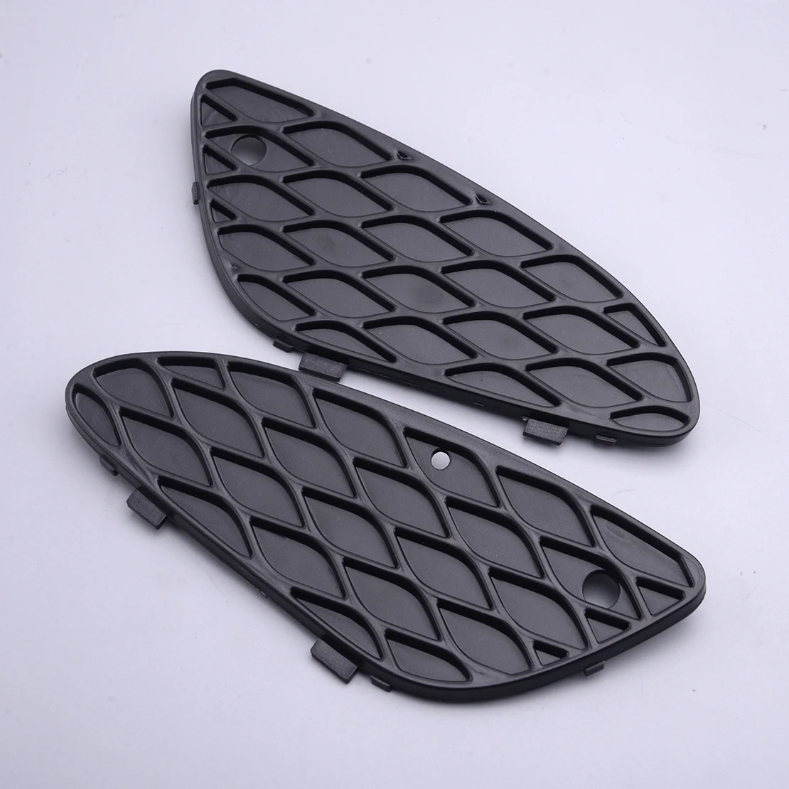 1 Pair Front Bumper Lower Cover Grille Fit For Mercedes E W211 E320 E350 E500 2118850253 2118850353