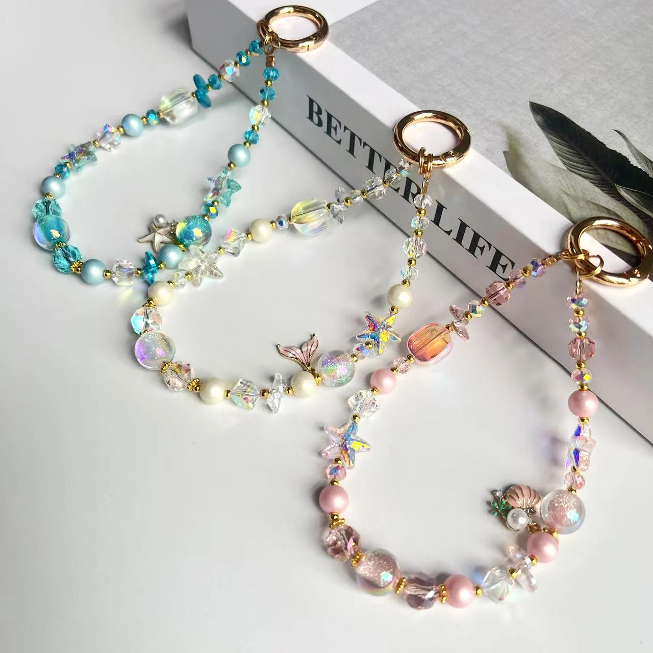 

For Light Luxury Crystal Mobile Phone Chain Beaded Short Wrist Chain Fashion Butterfly Pendant Gold Leaf Hand-Made Lanyard