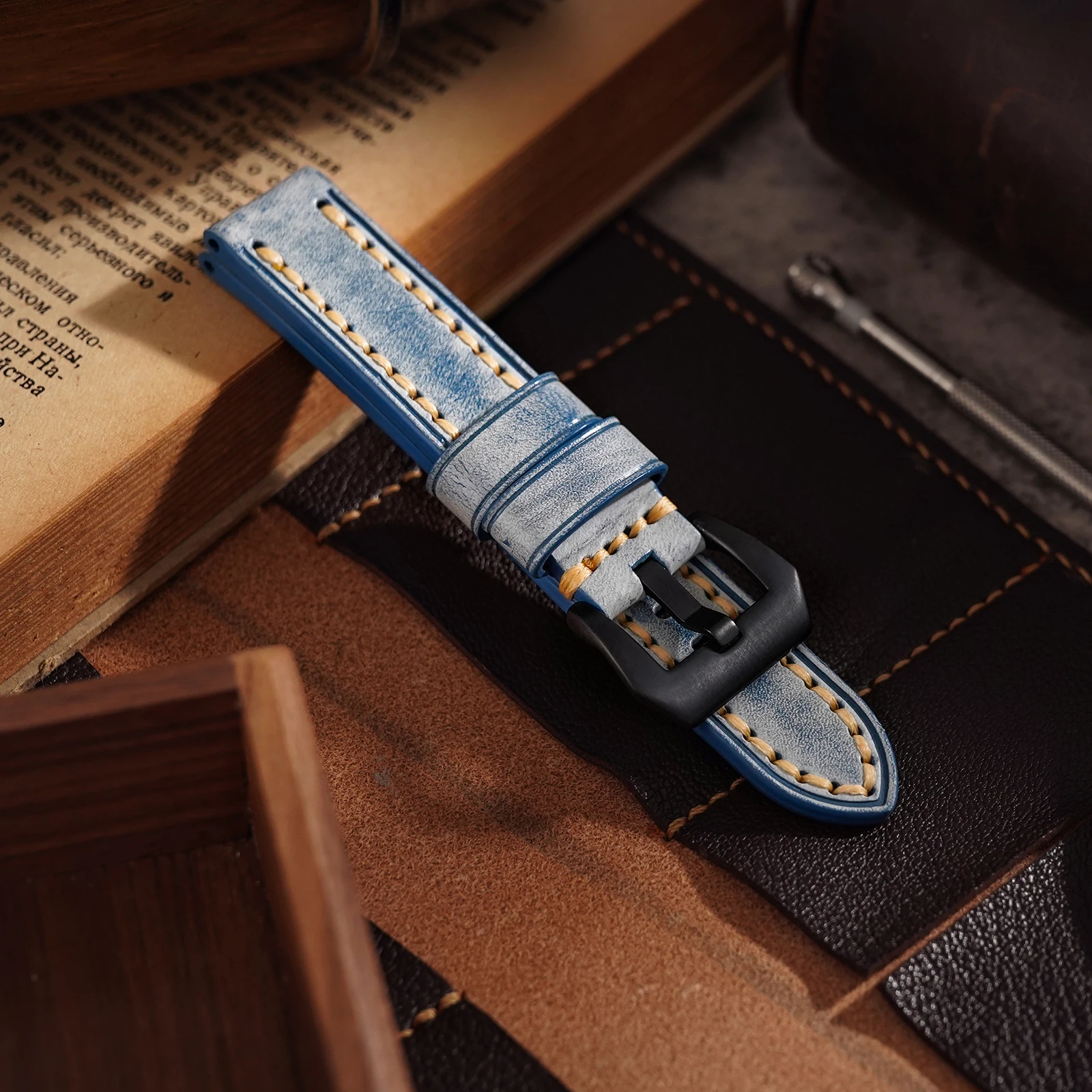 Handmade First Layer Cowhide Leather Strap 20 22 24MM Blue Vintage Waxed Leather Strap, For PAM111 441