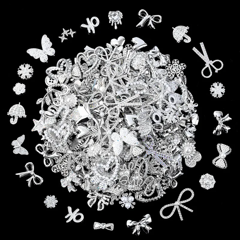 10/20/30/50/60 pièces Breloques en plastique ABS brillantes couleur argent avec strass et perles mélangées, à dos plat, pour la personnalisation de coques, composant DIY