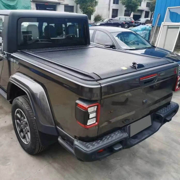 

Gladiator Manual Roller Shutter Cover - Aluminum Hard Tonneau Truck Bed Protector