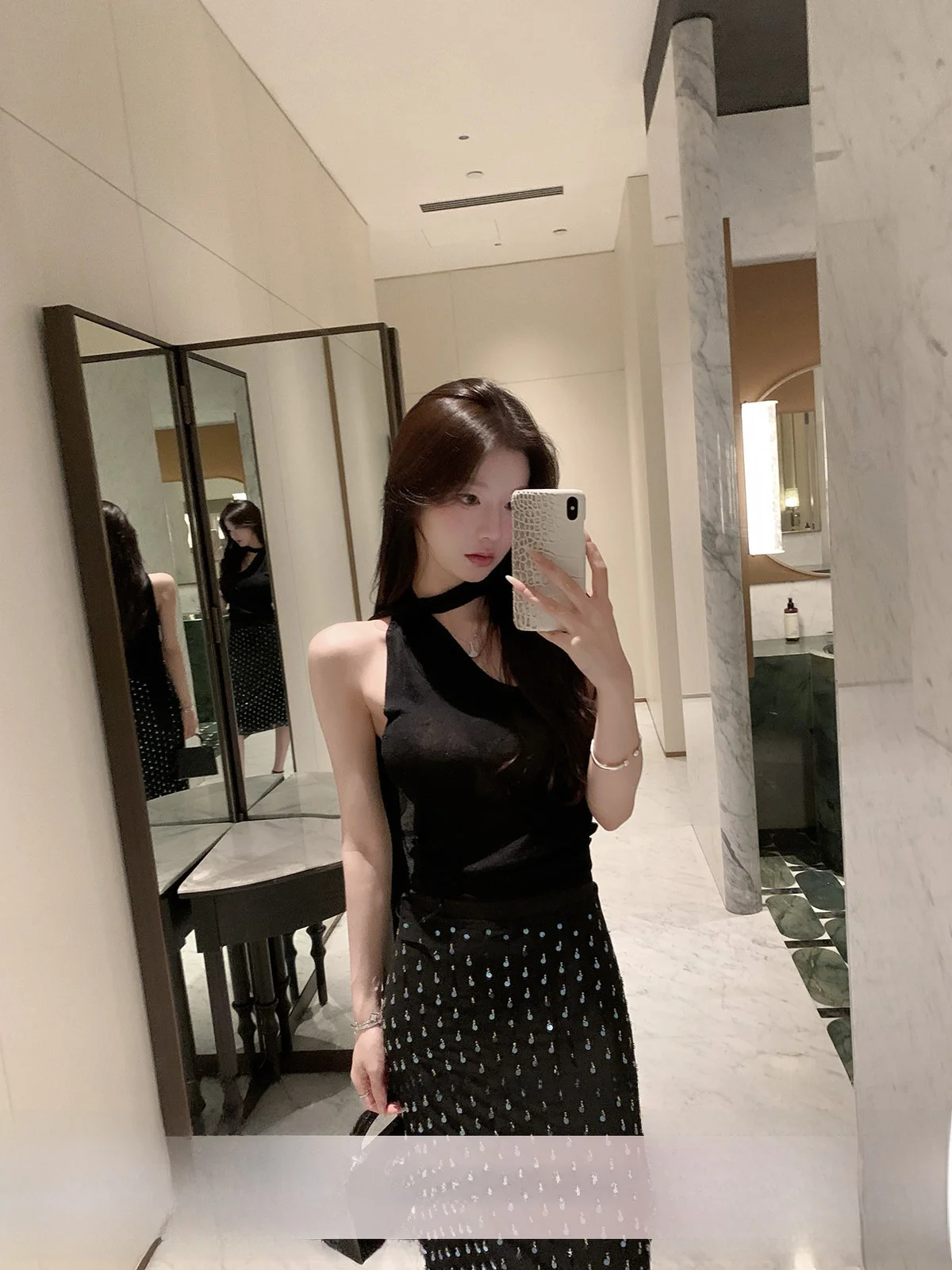 

YOLI Zhang Yuli Pure Desire Women's Summer Slim Fit Svel Draped Neline Top Korean Sle Commute Regular Length