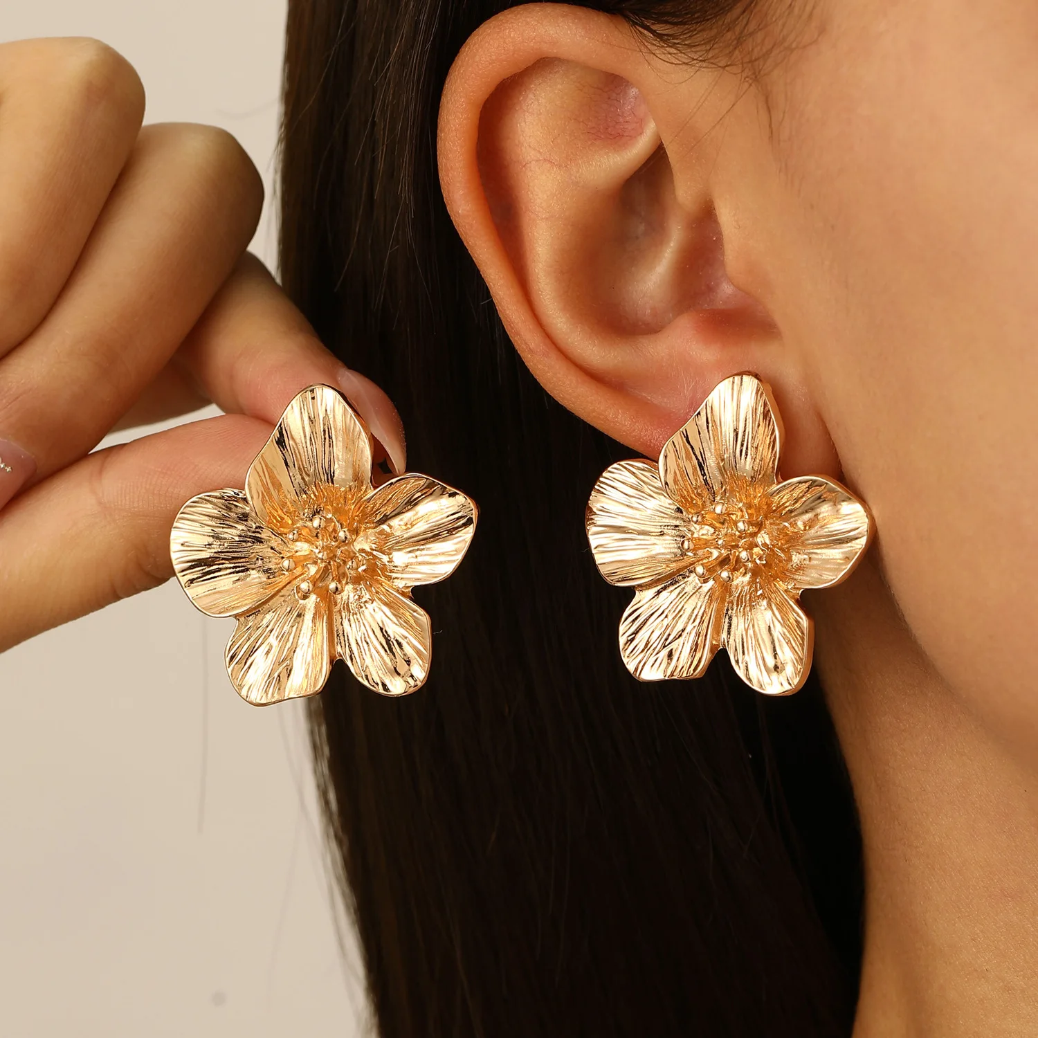 1Pair Flower Stud Earrings Stainless Steel Ruffled Textured Floral Ear Jewelry for Women Sweet Romantic Gentle & Versatile Daily